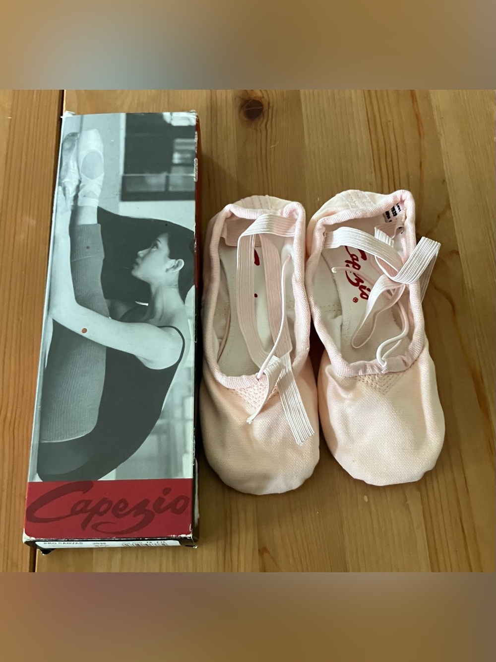 NEW Capezio Pro Canvas Youth 2039 Light Pink Canvas Ballet Slippers Size 4.5
